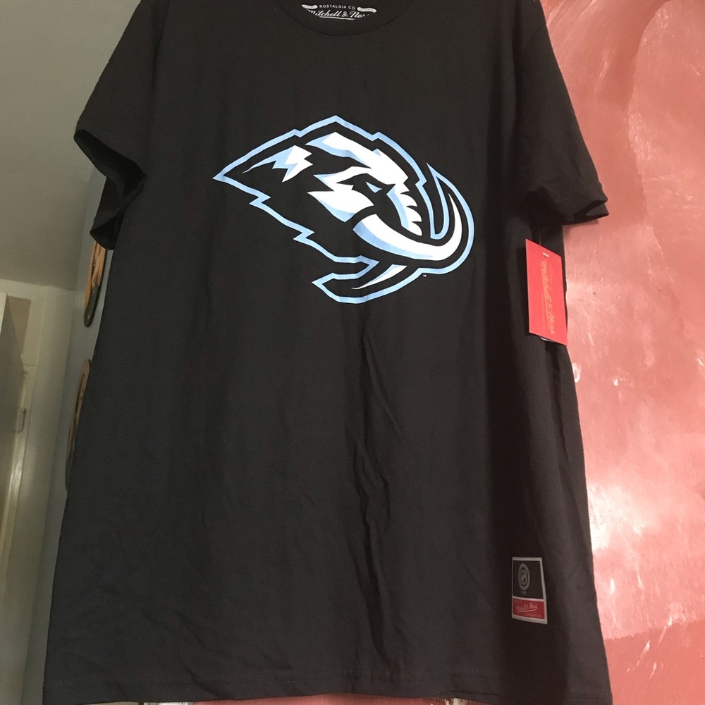 XL Utah mammoth NHL hockey Black Graphic T-Shirt brand new with tags sports